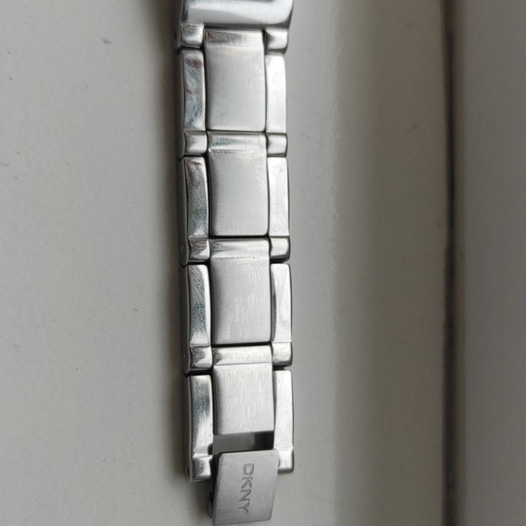 DKNY Watch NY 3408 - Picture 6 of 7